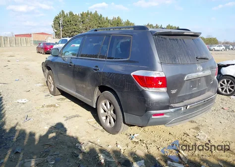 2011 Toyota Highlander Se V6 z USA, uszkodzony, nr VIN 5TDBK3EH1BS062896